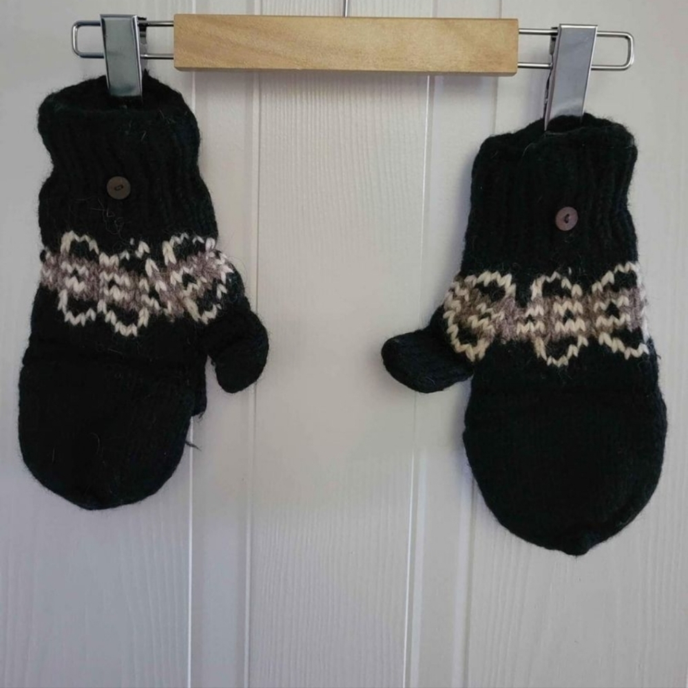 Vintage  wool gloves made in Nepal